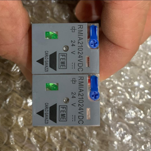 Relay trung gian 8 chân RMIA210